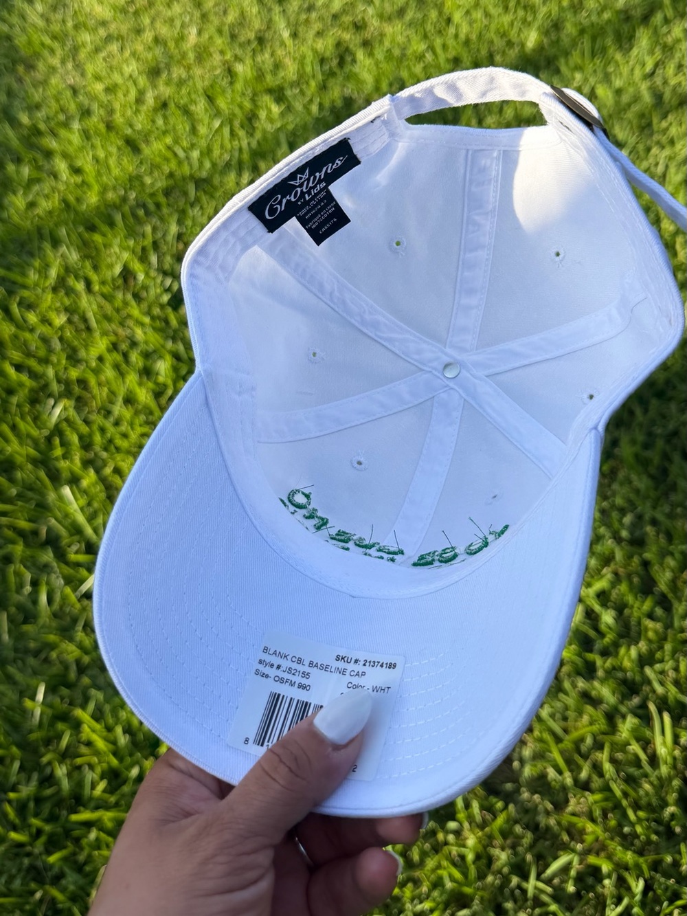 White Baseball Cap with Green Spanish Embroidery - Picture 9 of 12